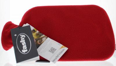 Fashy Kruik met overtrek cranberry