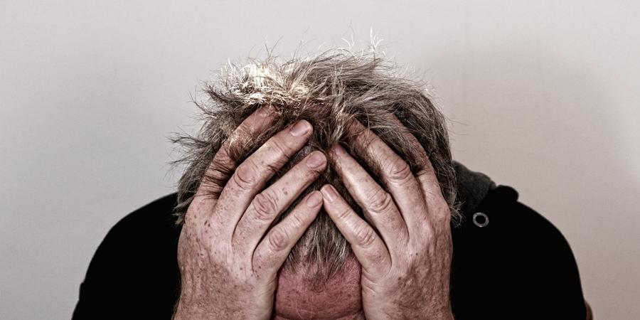 Hoofdpijn en migraine door hitte: Hoe omgaan met warmte-gerelateerde hoofdpijn